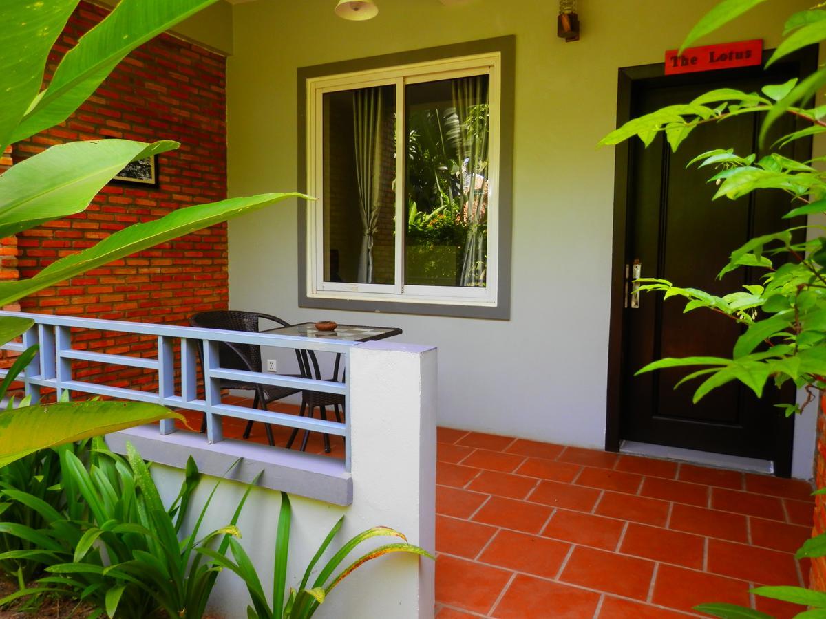 Single Room with Pool View